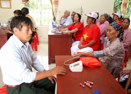 huyen-tam-duong-tinh-lai-chau-san-choi-bo-ich-thiet-thuc-cho-nguoi-cao-tuoi-5509.htm